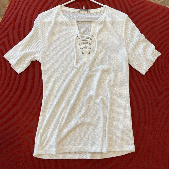 Lot of 9 Womens Tee’s medium/large size - Picture 14 of 16